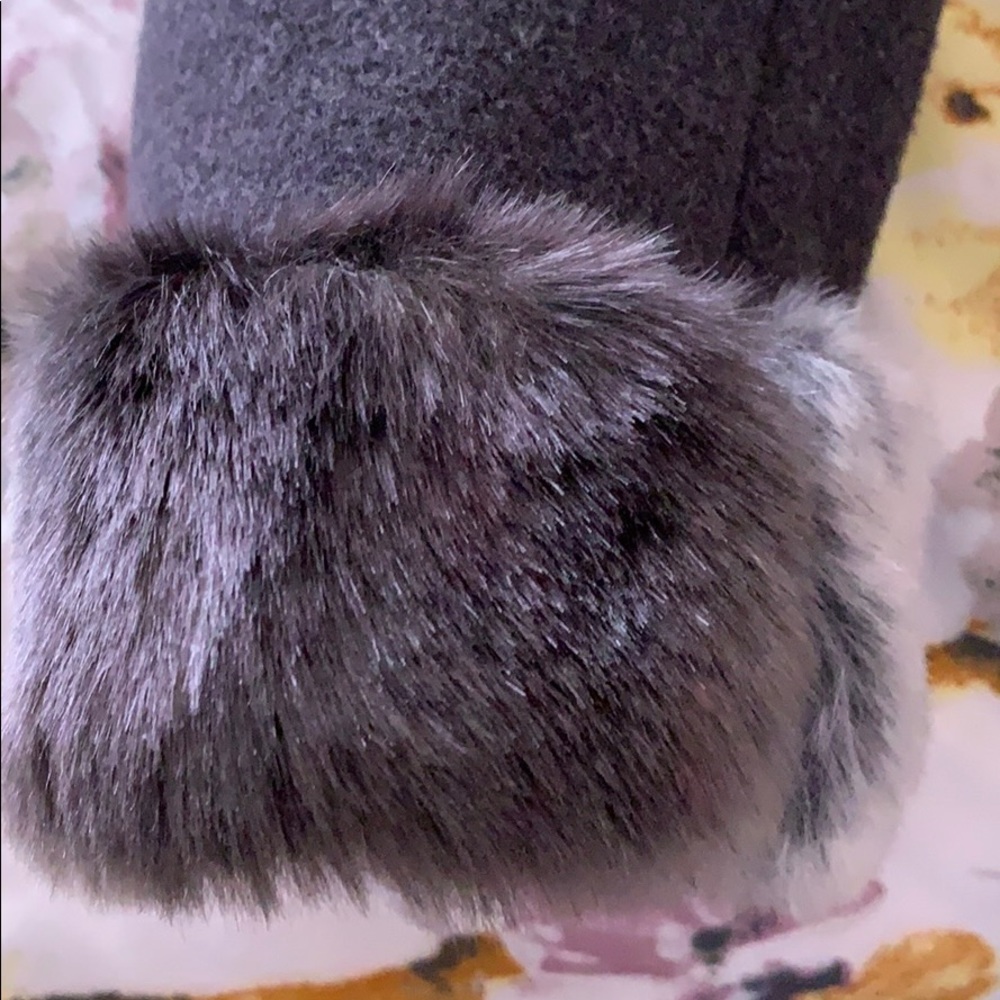 Coat - Picture 4 of 6